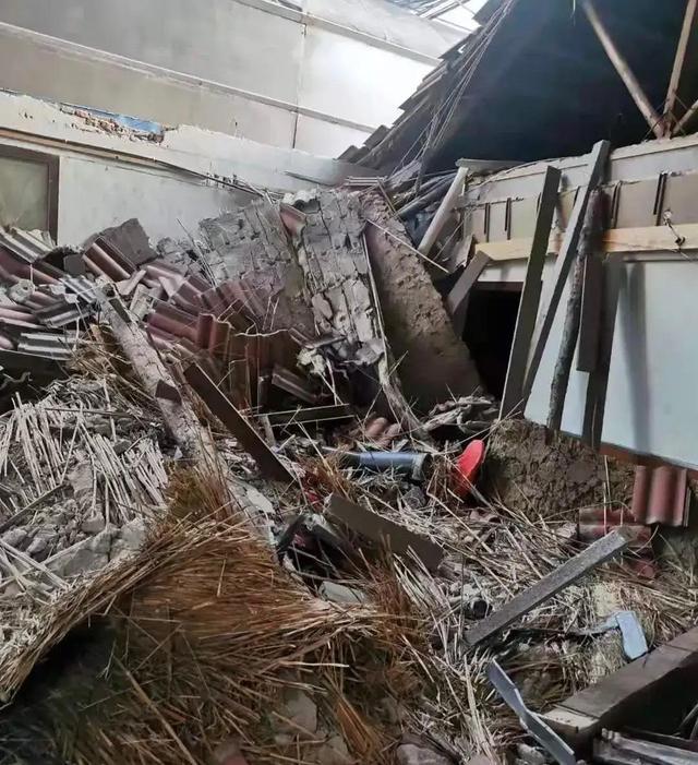 揪心！豆腐渣工程坍塌致3歲孩童身亡，引人深思